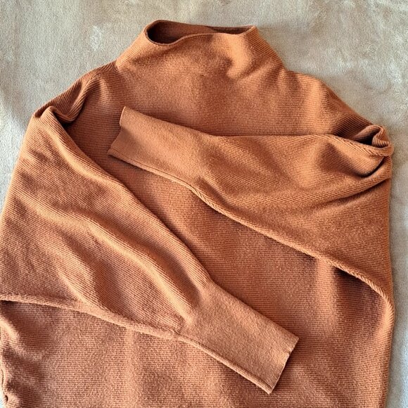 LARGE Burnt-orange batwing sweater popover - Picture 1 of 8